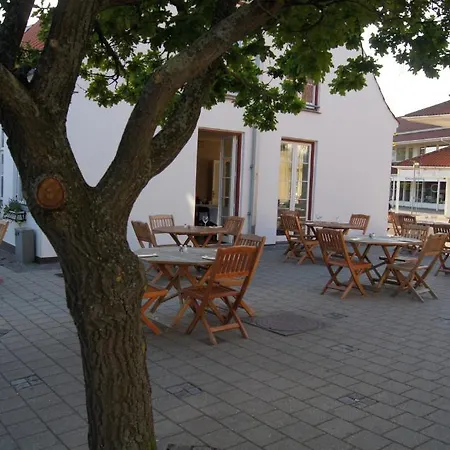 Hotell Radhuskroen 3*